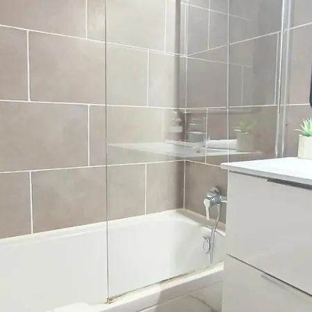 Apartmán Chez Adriana Vue Avec Piscine *