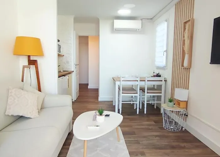 Chez Adriana Vue Avec Piscine 아파트 그리모
